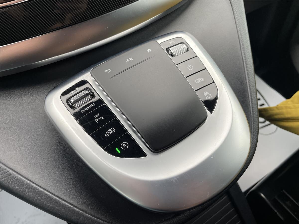 Mercedes-Benz Třídy V MPV 2,0 l 174 kw