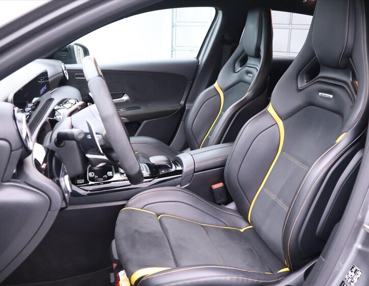 Mercedes-Benz Třídy A Hatchback 2,0 l 310 kw