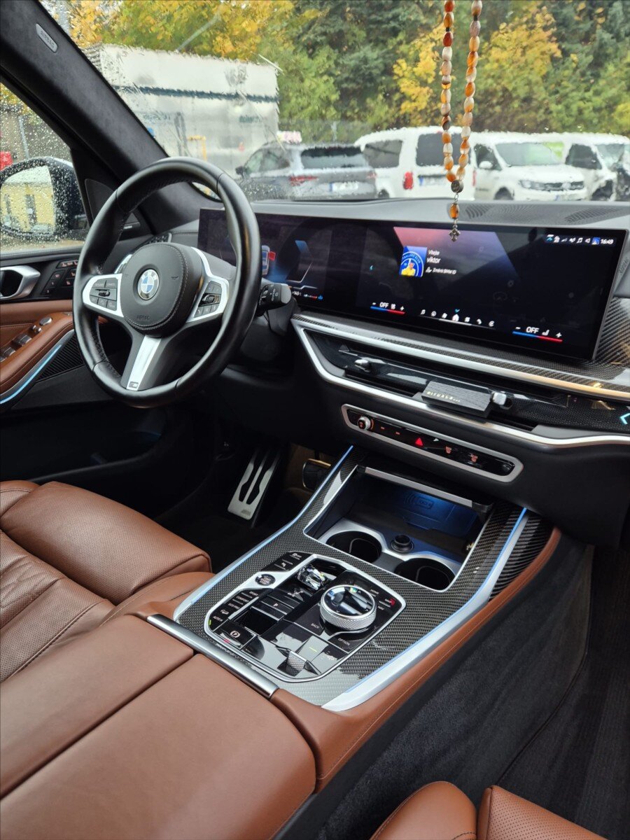 BMW X7 SUV / Terénní 3,0 l 250 kw