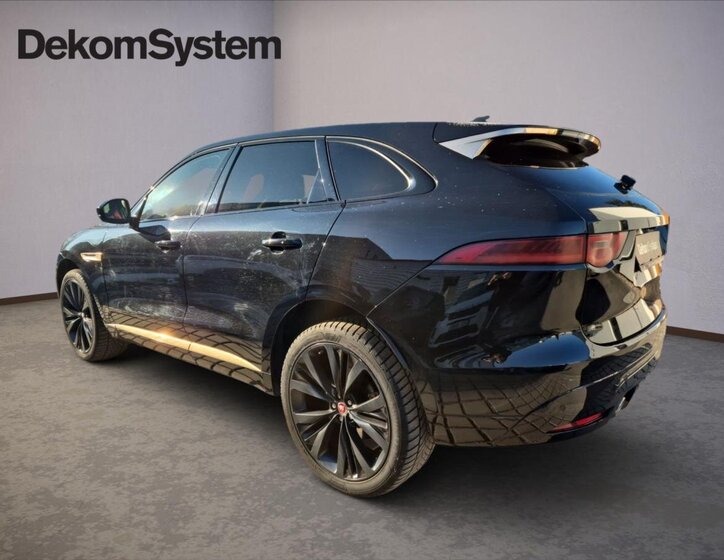 Jaguar F-Pace SUV / Terénní 3,0 l 221 kw