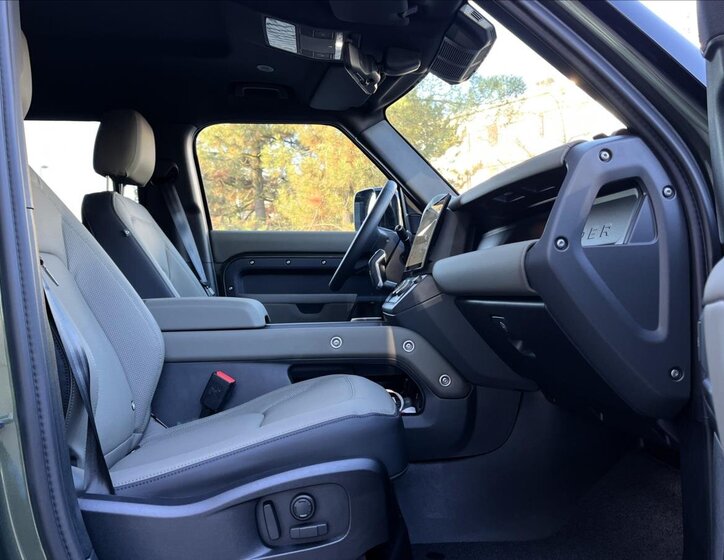 Land Rover Defender SUV / Terénní 3,0 l 183 kw
