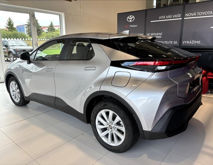 Toyota C-HR 6