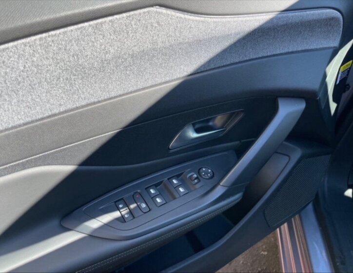 Peugeot 308 Kombi 1,2 l 96 kw