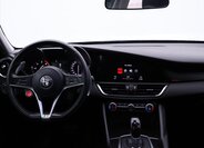 Alfa Romeo Giulia Sedan / Limuzína 2,1 l 110 kw