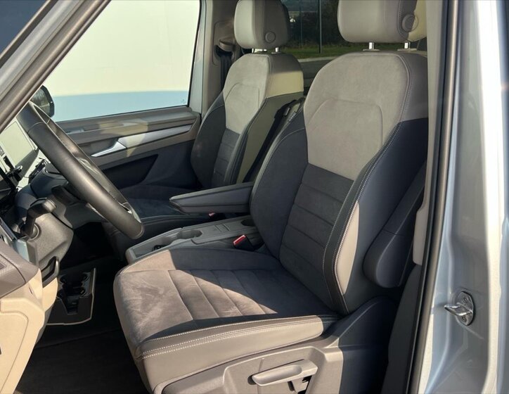 Volkswagen Multivan 11