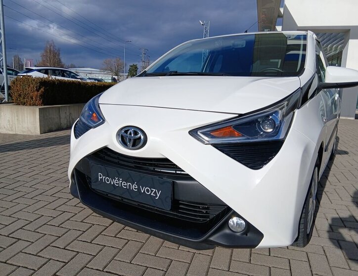 Toyota Aygo Hatchback 998,0 53 kw