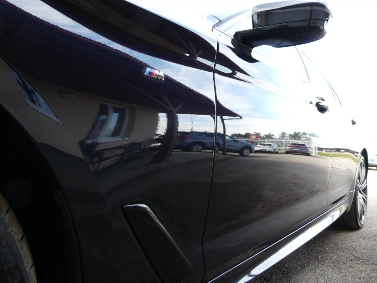 BMW Řada 5 Kombi 3,0 l 235 kw