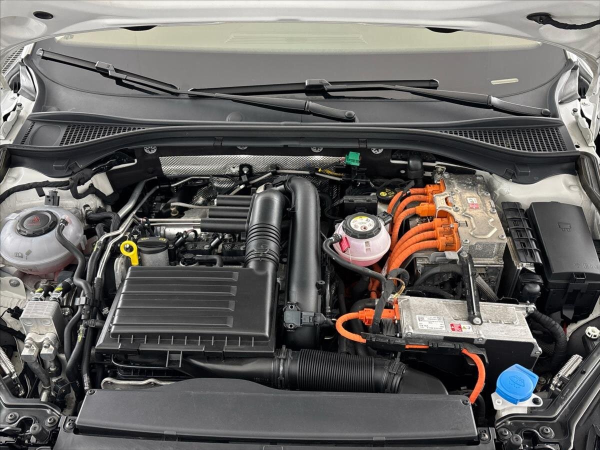 Škoda Superb Liftback 1,4 l 160 kw