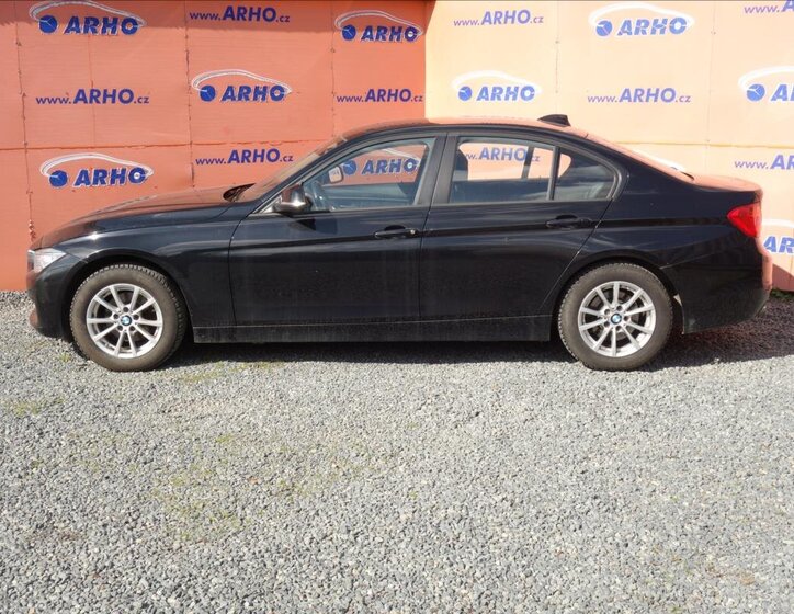 BMW Řada 3 Sedan / Limuzína 2,0 l 105 kw