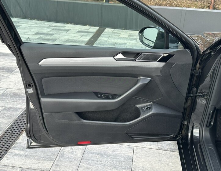 Volkswagen Passat Kombi 1,5 l 110 kw