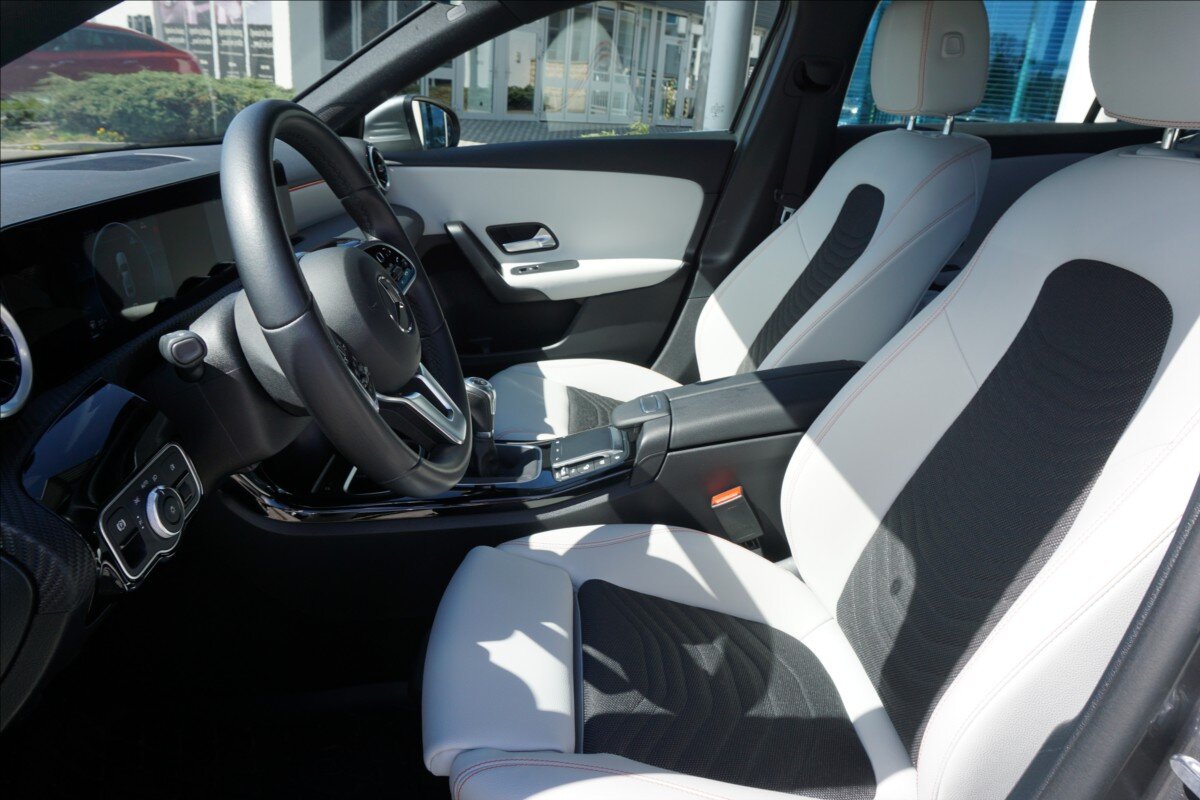 Mercedes-Benz Třídy A Sedan / Limuzína 1,3 l 100 kw