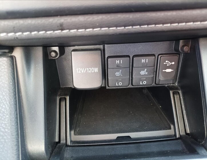 Toyota Auris Kombi 1,6 l 97 kw