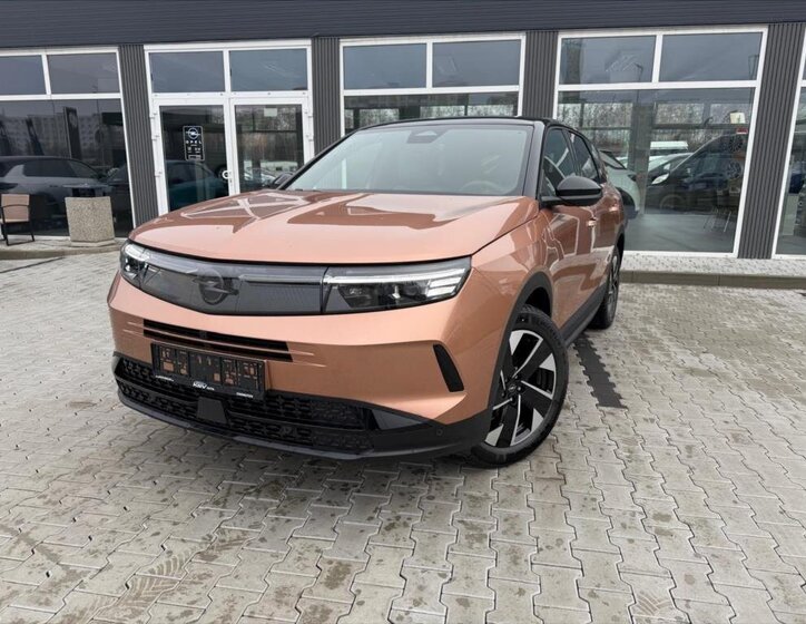 Opel Grandland SUV / Terénní 1,2 l 107 kw