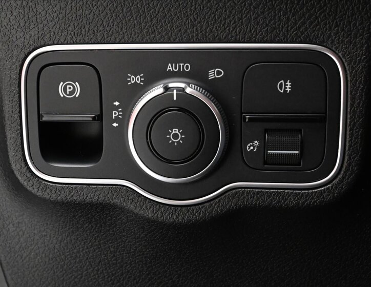 Mercedes-Benz GLB 25