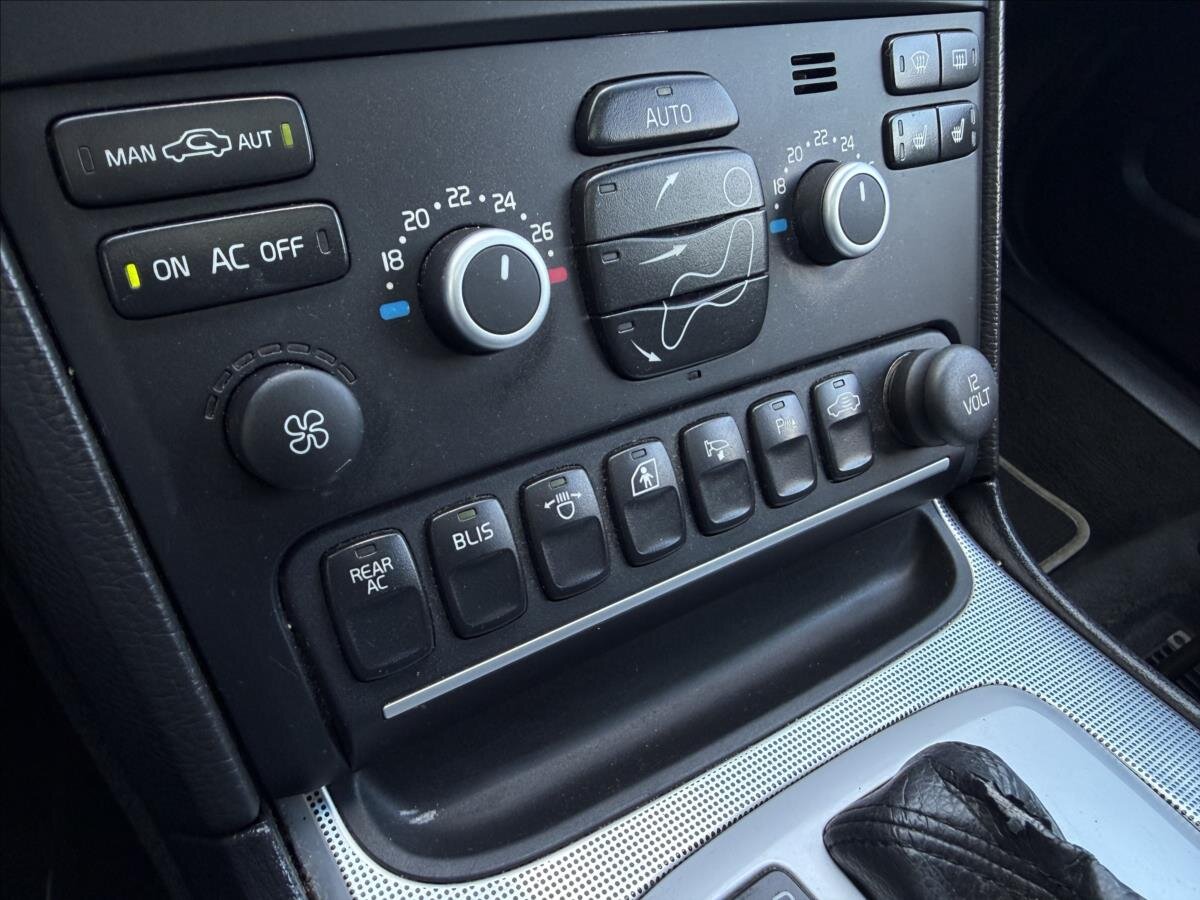 Volvo XC90 Kombi 2,4 l 147 kw