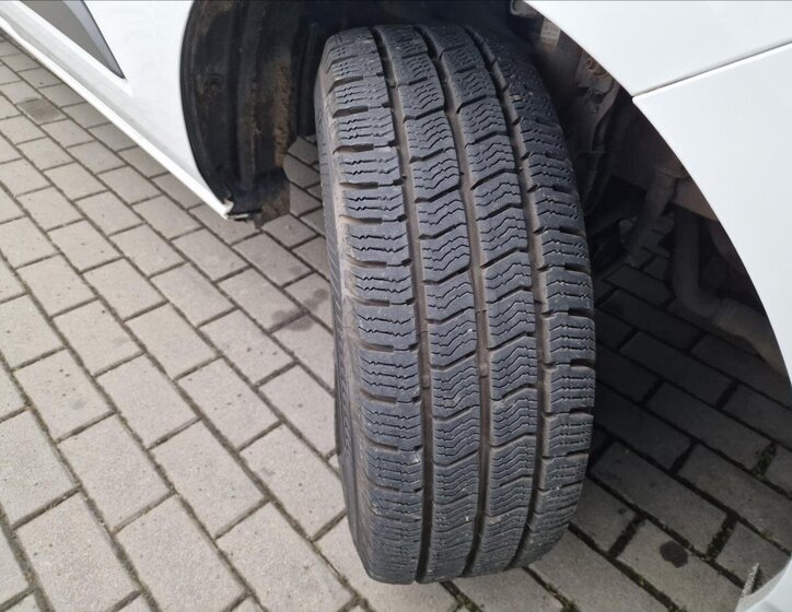 Ford Transit Custom Skříň 2,0 l 77 kw