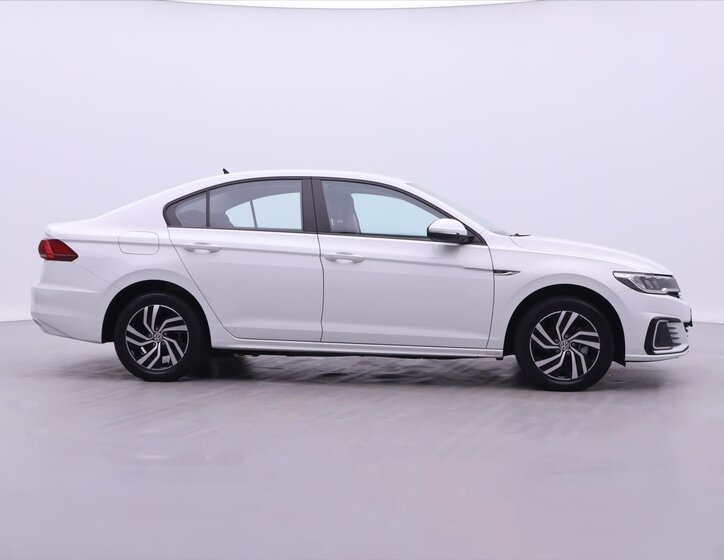 Volkswagen Bora Sedan 0,0 100 kw