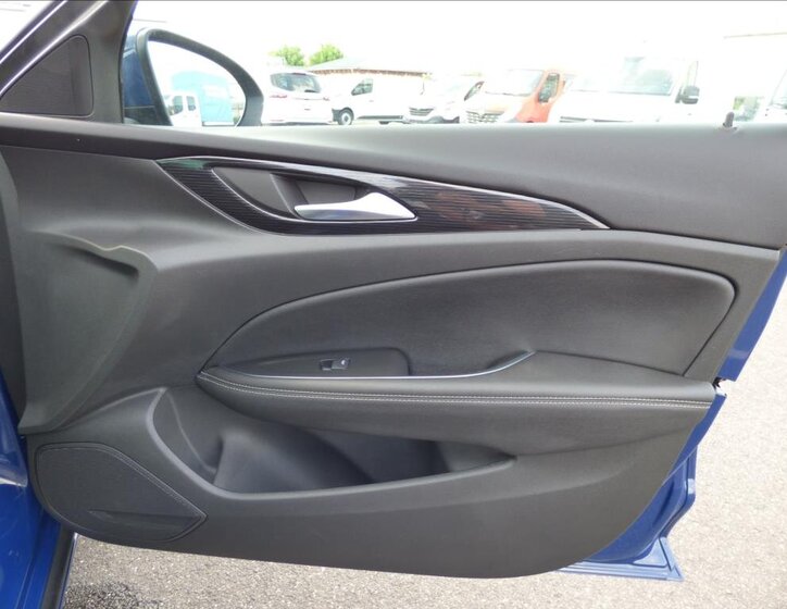 Opel Insignia Kombi 2,0 l 154 kw