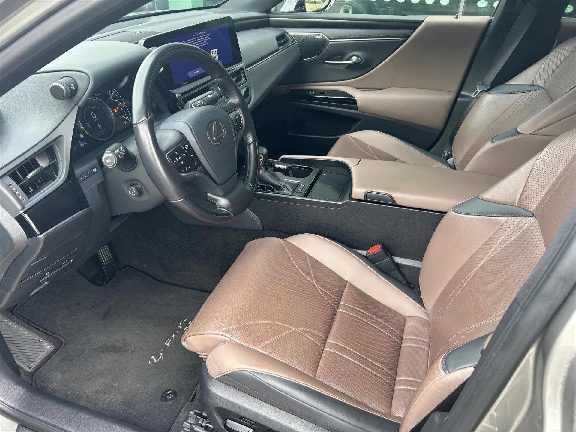 Lexus ES 300h Sedan 2,5 l 160 kw