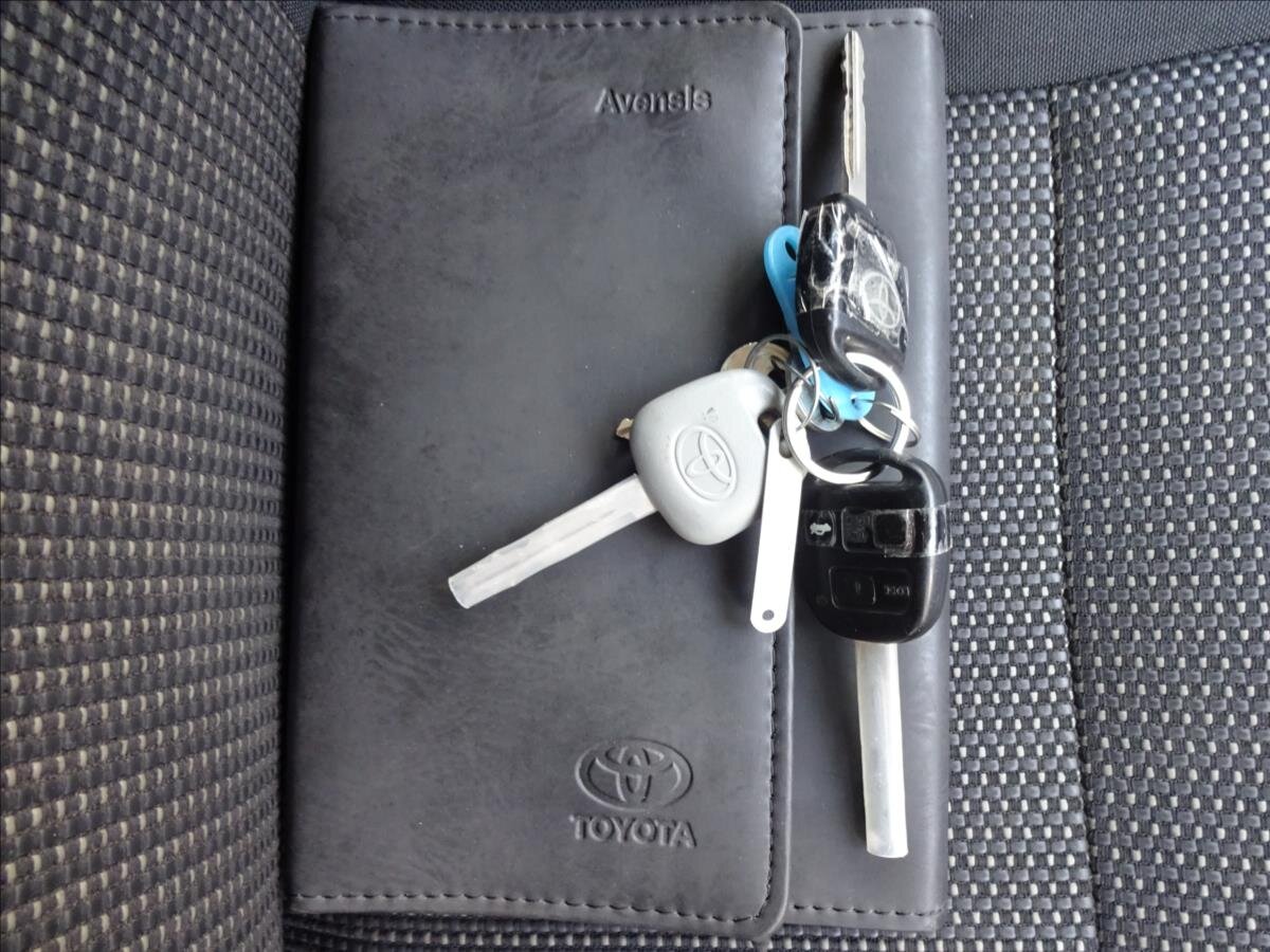 Toyota Avensis Kombi 2,0 l 93 kw