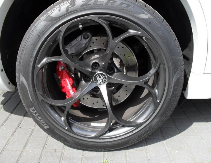 Alfa Romeo Stelvio SUV / Terénní 2,9 l 375 kw