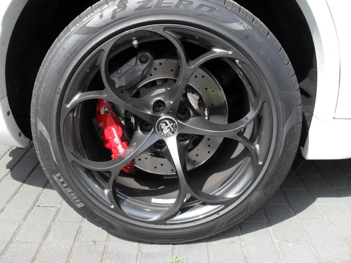 Alfa Romeo Stelvio SUV / Terénní 2,9 l 375 kw