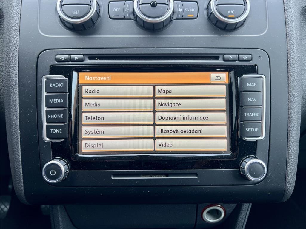 Volkswagen Touran MPV 1,6 l 77 kw