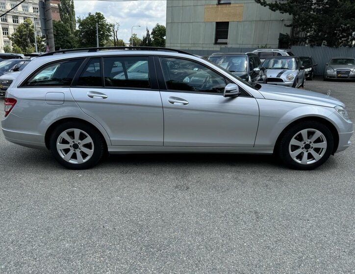 Mercedes-Benz Třídy C Kombi 2,1 l 100 kw