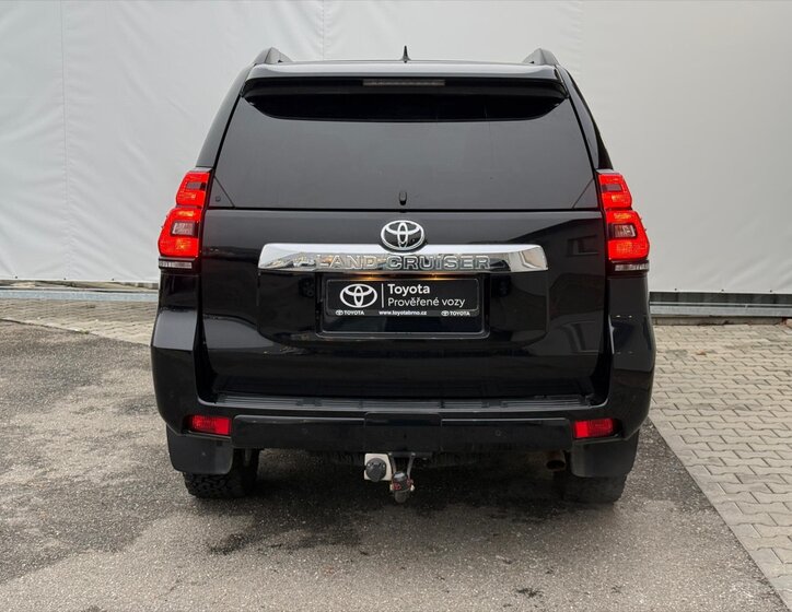 Toyota Land Cruiser 5