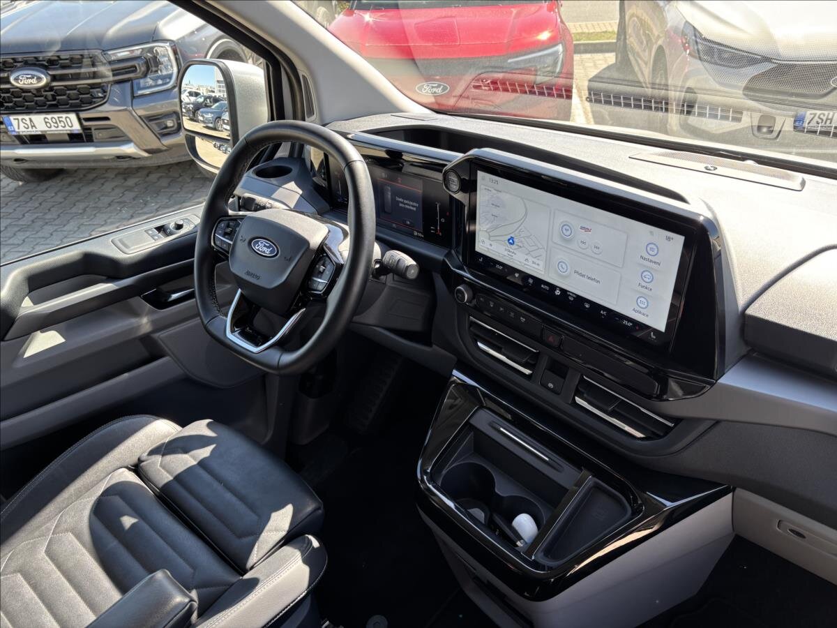 Ford Tourneo Custom Kombi 2,0 l 125 kw