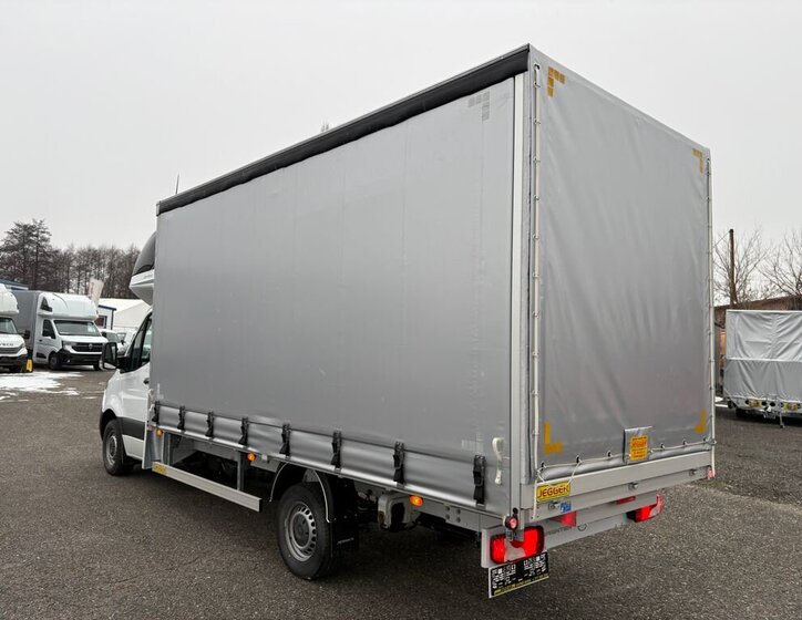 Mercedes-Benz Sprinter 2