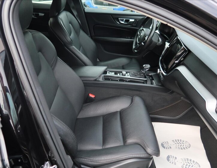 Volvo V60 Kombi 2,0 l 140 kw