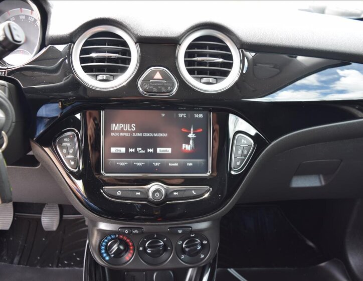 Opel Adam Hatchback 999,0 66 kw