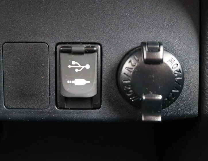 Toyota RAV4 SUV / Terénní 2,5 l 114 kw