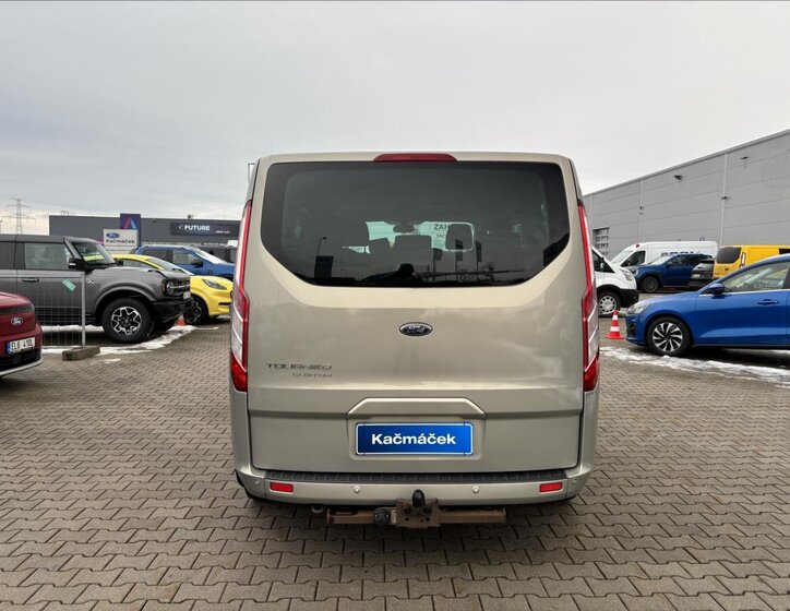 Ford Tourneo Custom 4