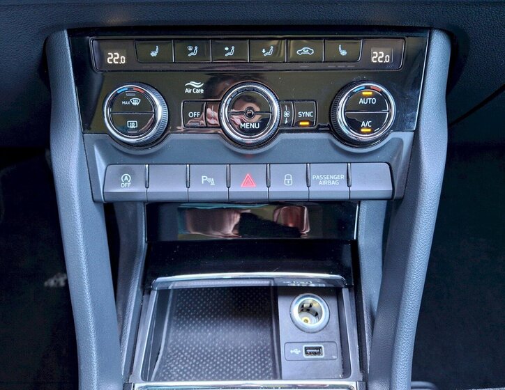 Škoda Karoq SUV / Terénní 1,5 l 110 kw