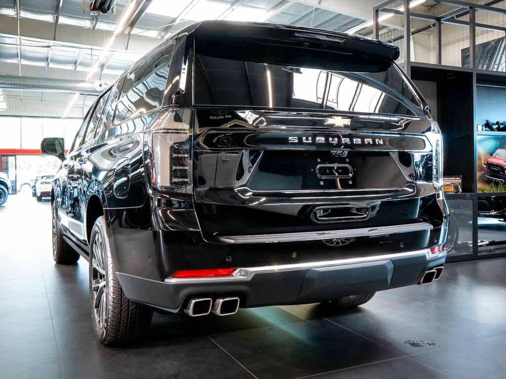 Chevrolet Suburban SUV 6,2 l 313 kw
