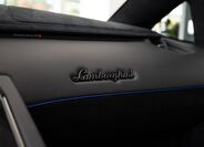 Lamborghini Aventador 16