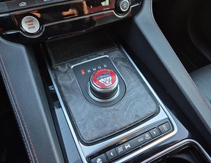 Jaguar F-Pace SUV 3,0 l 221 kw