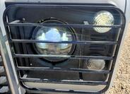 Land Rover Defender 37