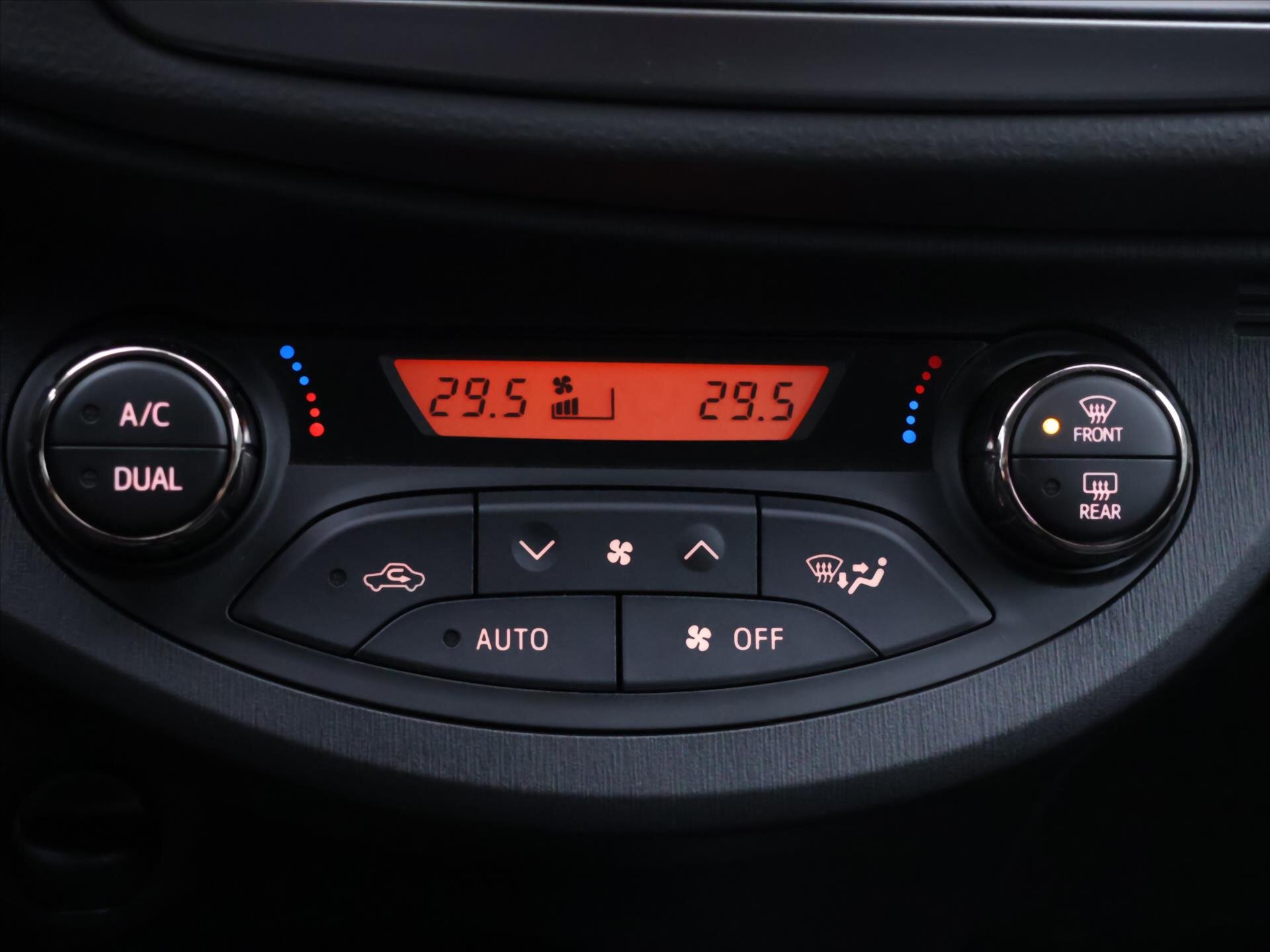 Toyota Yaris Hatchback 998,0 51 kw