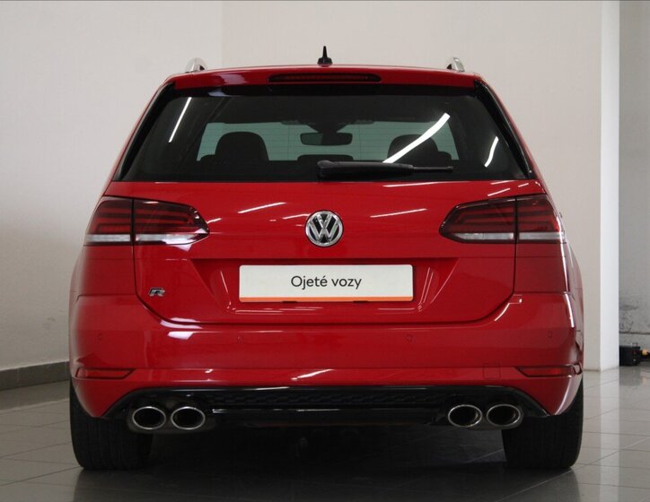 Volkswagen Golf Kombi 2,0 l 221 kw