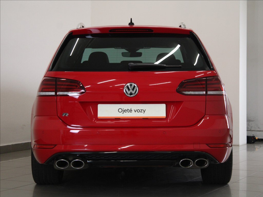 Volkswagen Golf Kombi 2,0 l 221 kw