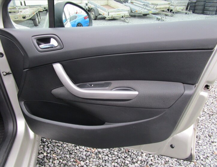 Peugeot 308 Hatchback 1,6 l 66 kw