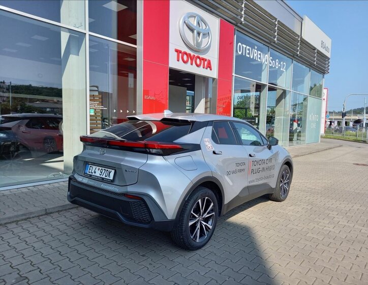 Toyota C-HR SUV 2,0 l 145 kw