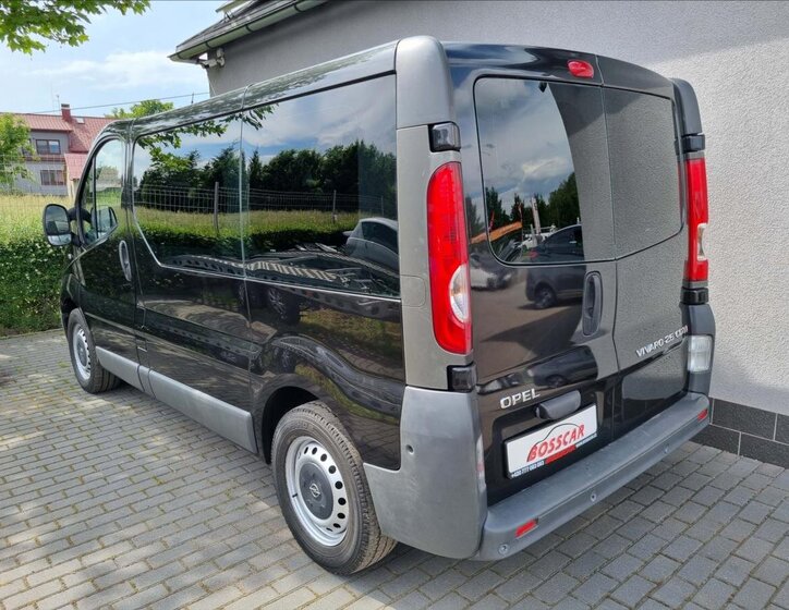 Opel Vivaro 4