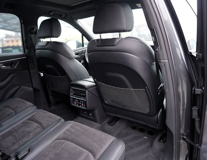 Audi Q7 32