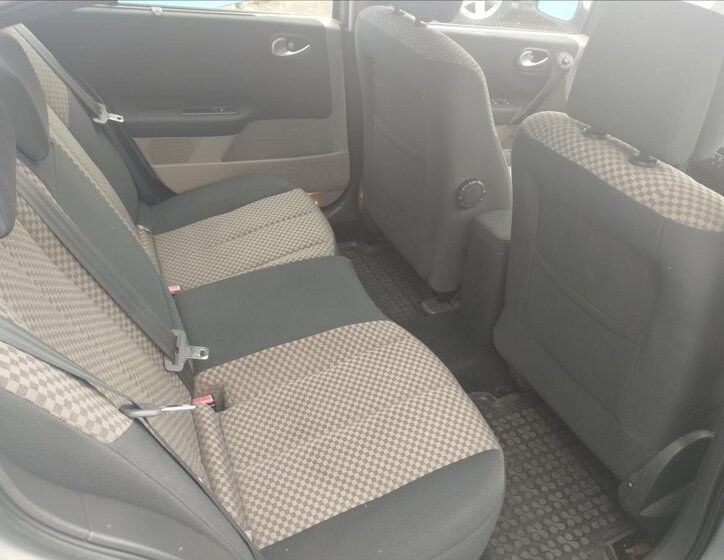 Renault Mégane Sedan / Limuzína 1,4 l 72 kw