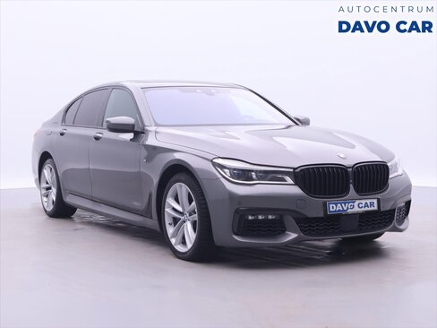 BMW Řada 7 Sedan / Limuzína 4,4 l 330 kw