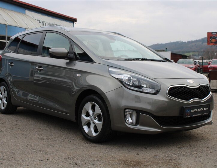 KIA Carens 3